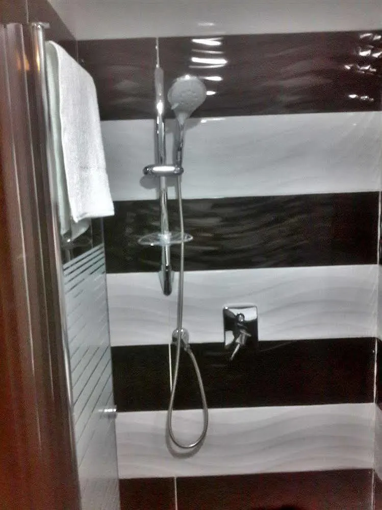 Camelot Suites Motel エイラート 2*,