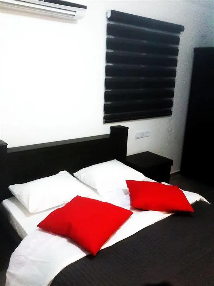 Camelot Suites Motel エイラート ホテル